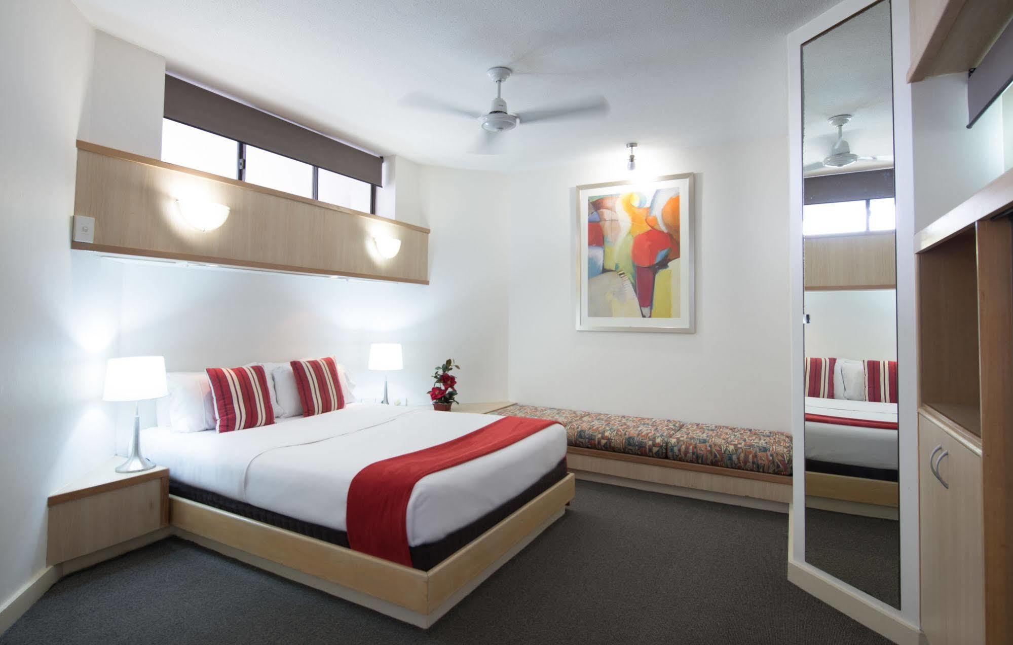 Schoolies Gold Coast Surfers International Apartments Accommodation  Availability
